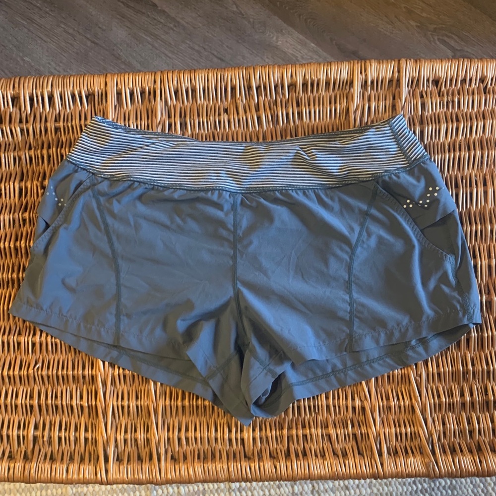 LIKE NEW Zella Shorts//XL